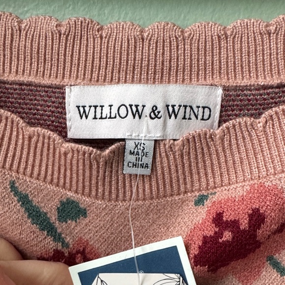 NWT Cropped Pink Floral Off-Shoulder Puff Sleeve Sweater XS - Picture 4 of 8